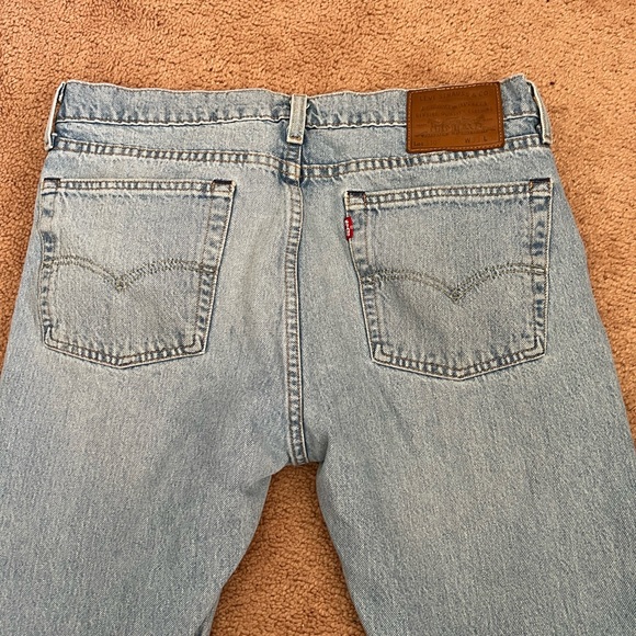Men’s Levi jeans - Picture 2 of 3